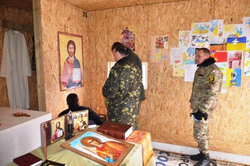 У таборі сил АТО, на місці каплички-намету, зведено храм святого архангела Михаїла.(ФОТО)